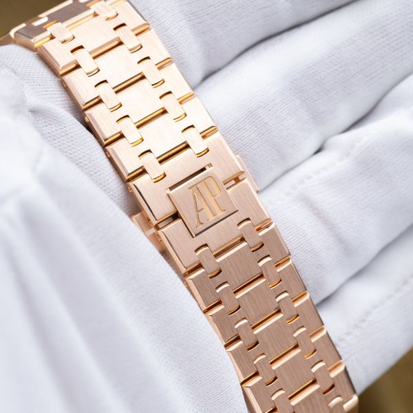 Audemars Piguet Royal Oak 15400OR.OO.1220OR.01